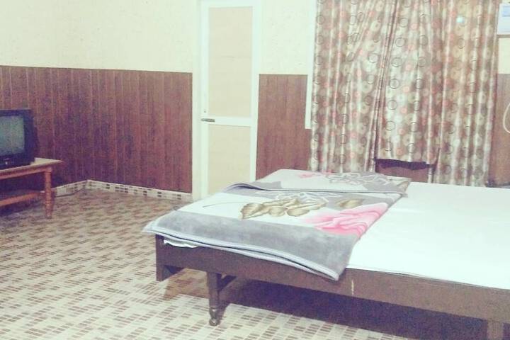 Room 4 of 17