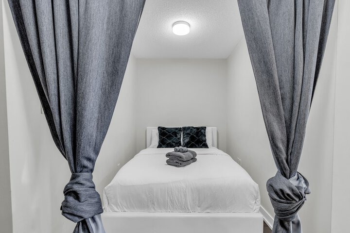 Room 6 of 45