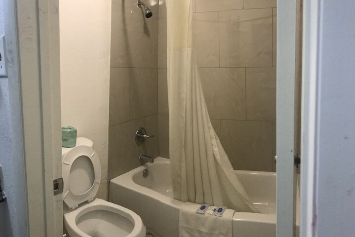 Room 11 of 13