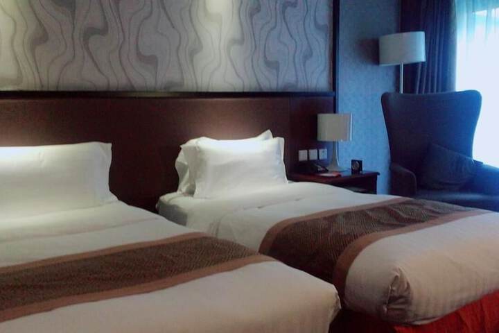 Room 13 of 62