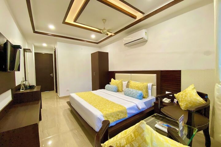Room 8 of 31