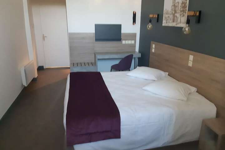 Room 9 of 21