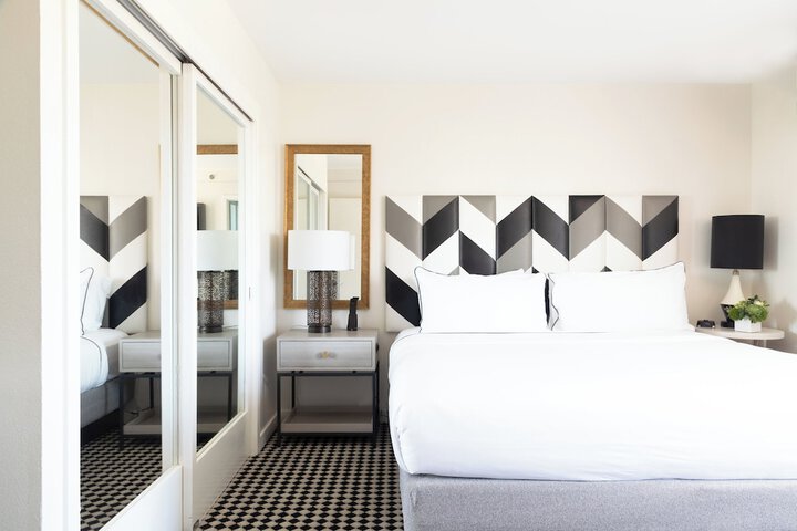 Room 47 of 87