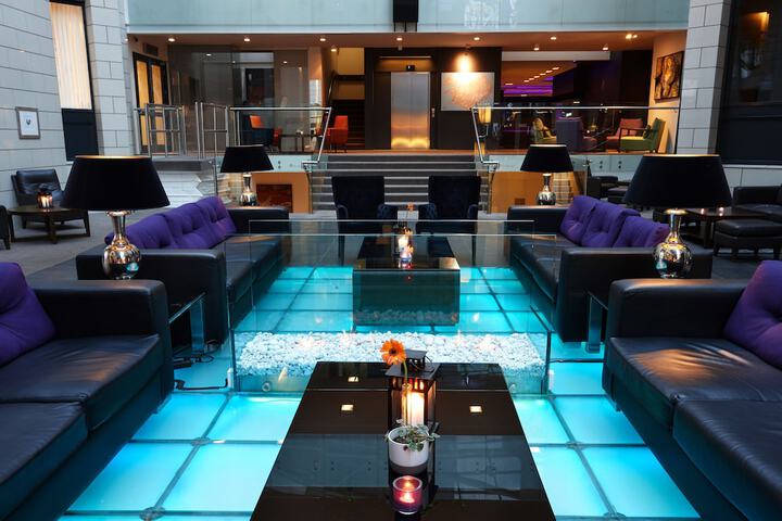 Guest Lobby