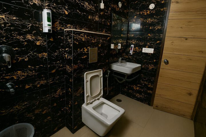 Room 43 of 66