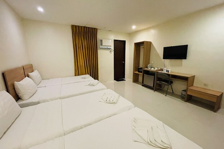 Room 13 of 34
