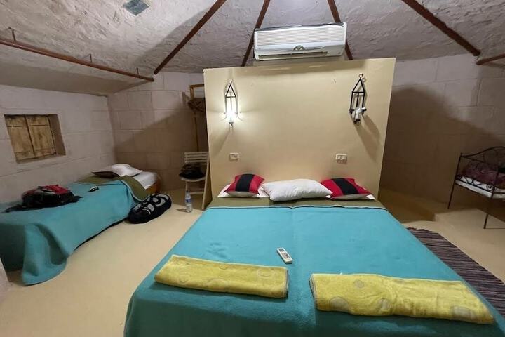 Room 19 of 146