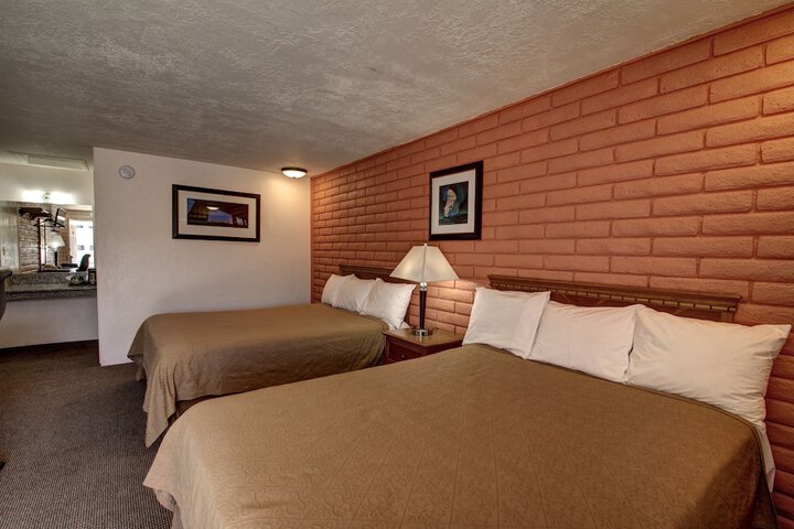 Room 11 of 37