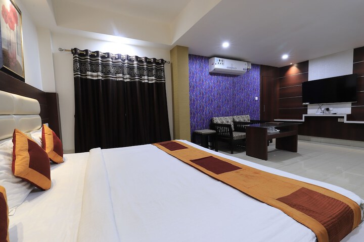 Room 6 of 20