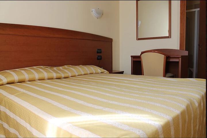 Room 2 of 12