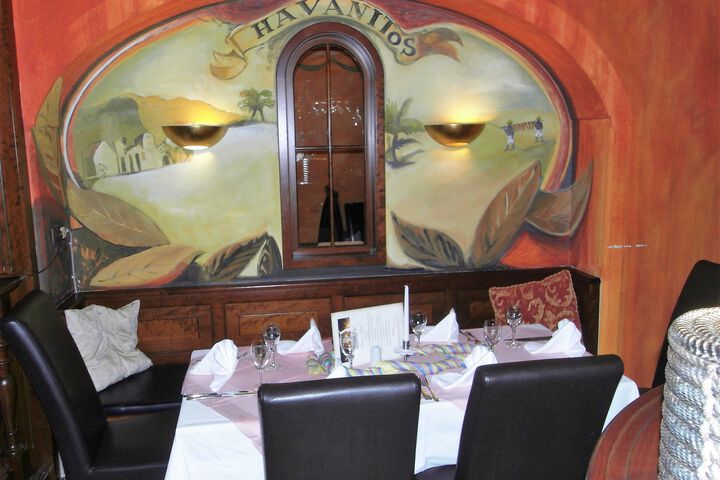 Dining 31 of 46