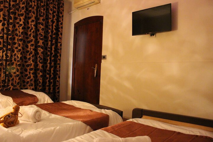 Room 17 of 44