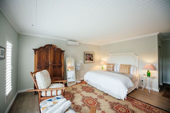 Room 18 of 162