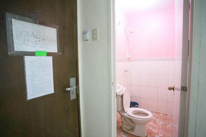 Room 20 of 33