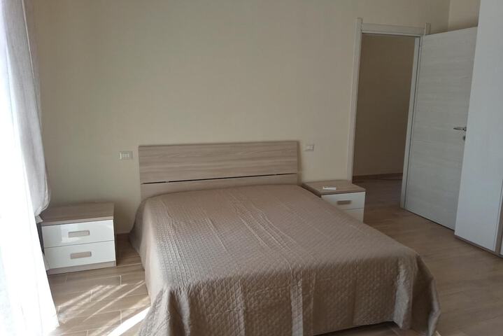 Room 11 of 33