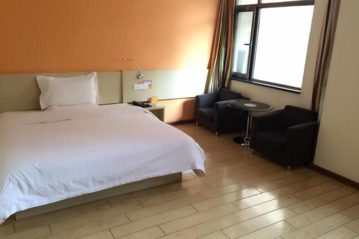 Photo of 7Days Inn Lintao city Gold street