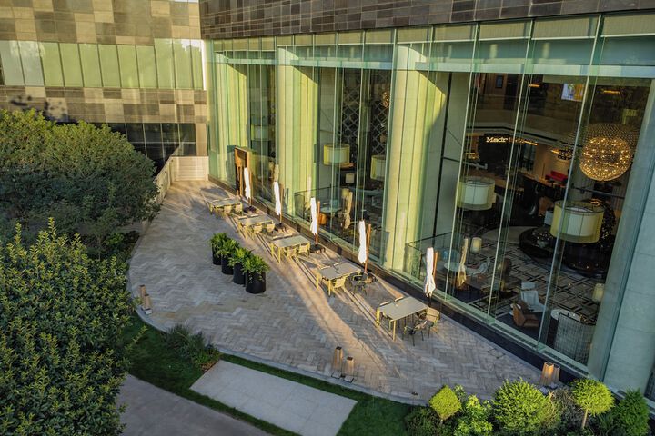 Hotel Exterior 211 of 251
