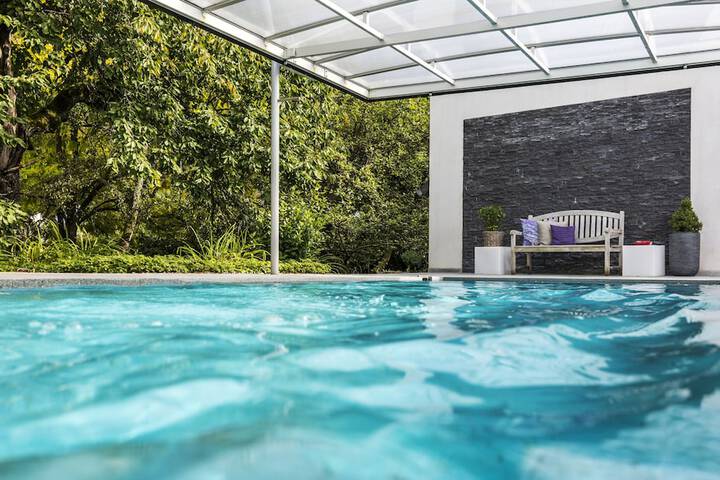 Pool Hotel