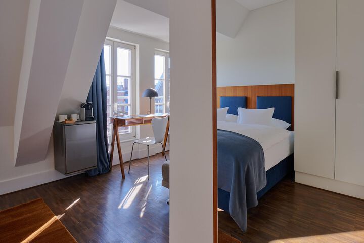 Room 15 of 36
