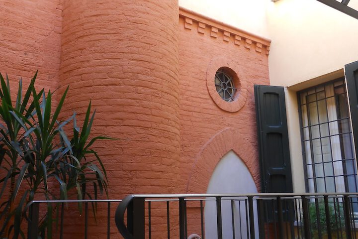 Hotel Exterior 38 of 40