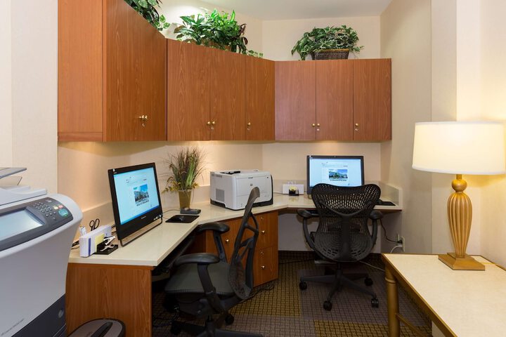 Business Center 28 of 30