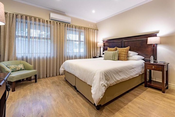 Room 12 of 77
