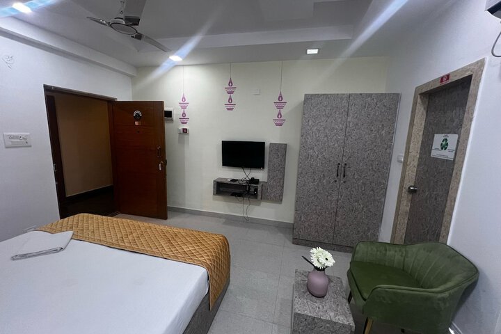 Room 4 of 15