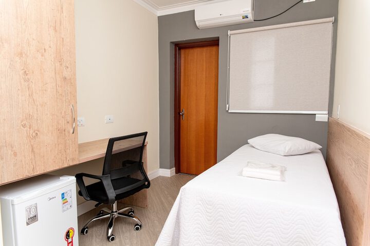 Room 4 of 36