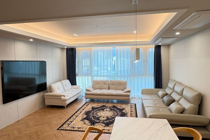 Room 57 of 77