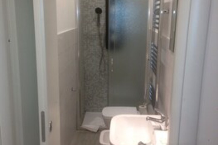 Room 3 of 15