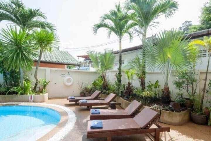 Pool Hotel