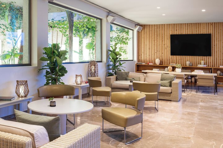 Guest Lobby