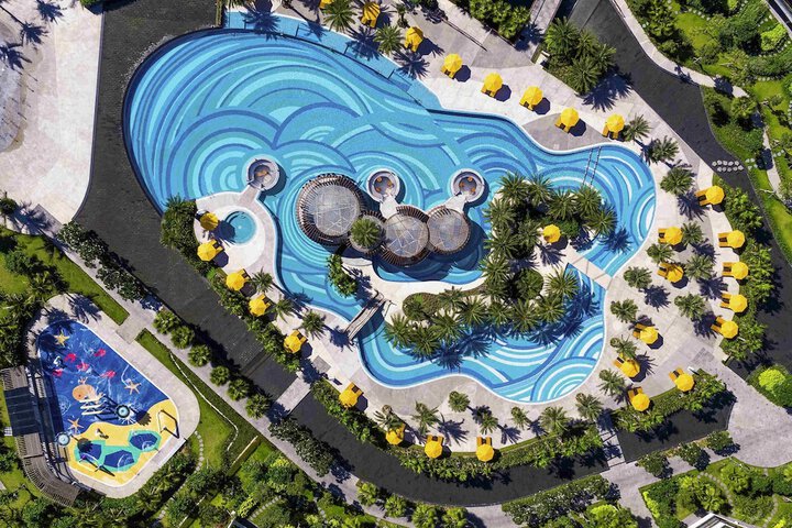 Pool 44 of 77