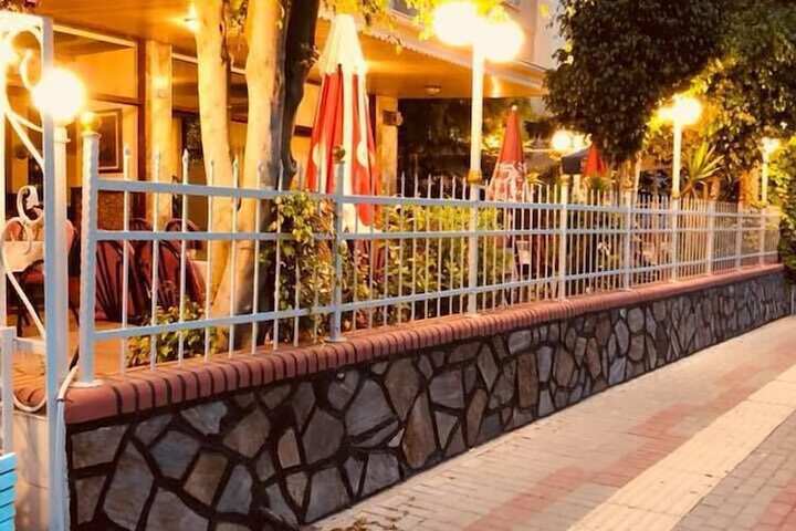 GOLD RIVER APART OTEL