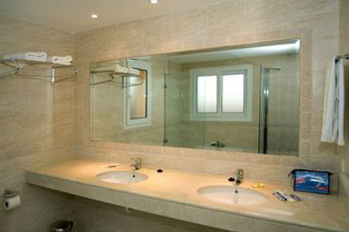 Room 2 of 16