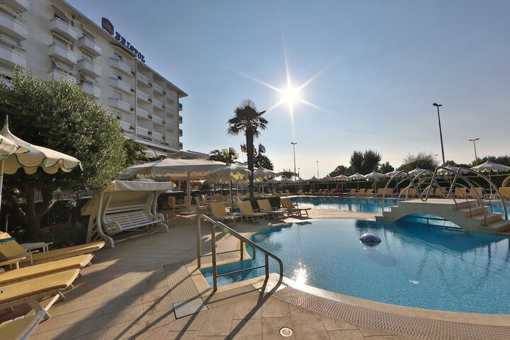 Pool Hotel