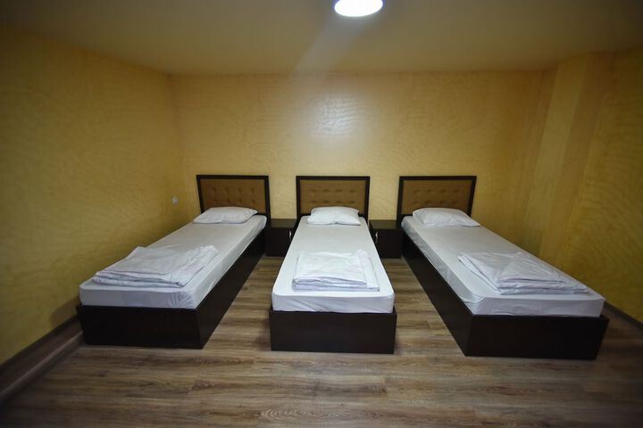 Room 13 of 25