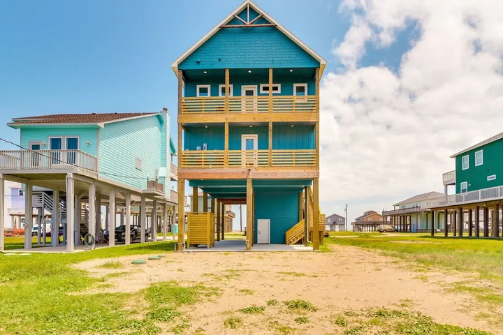 Photo of Modern Freeport Beach House Rental w / Ocean View!
