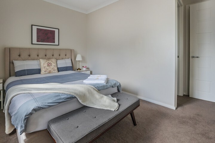 Room 3 of 27