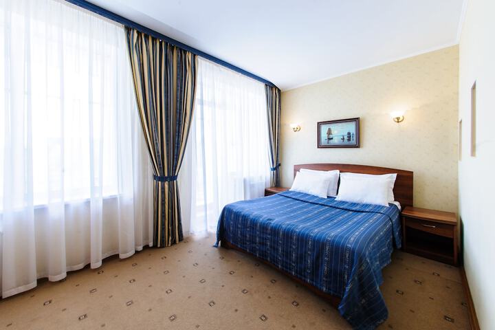 Room 4 of 74