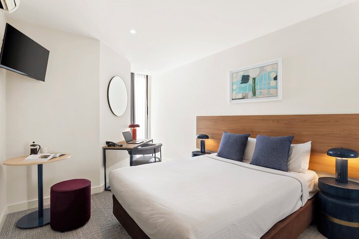 Room 4 of 19