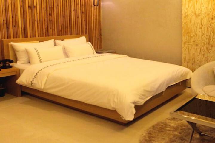 Room 4 of 46