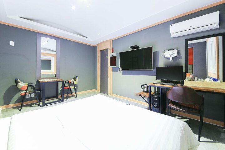 Room 22 of 22