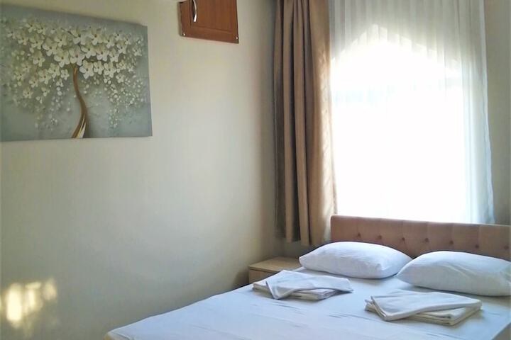 Room 28 of 97
