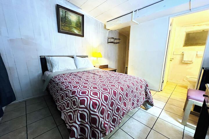 Room 5 of 24