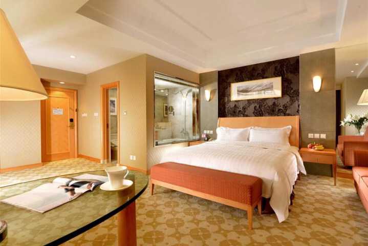Room 17 of 40
