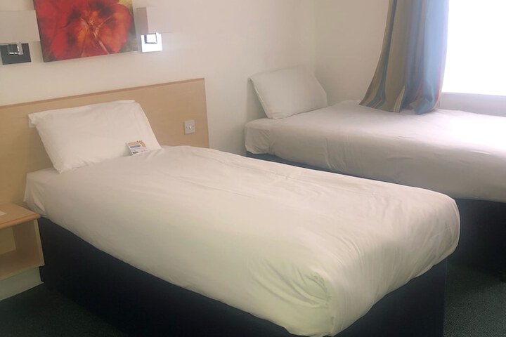 Room 5 of 19