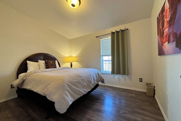 Room 36 of 121
