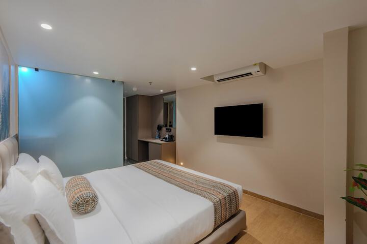 Room 6 of 35