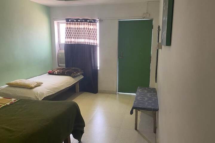 Room 5 of 31